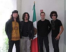Archivo:Héroes en México