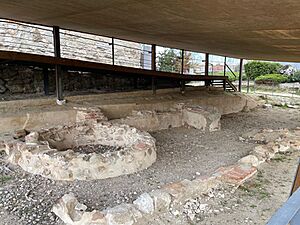 Archivo:Habitación Oeste del Castillo de Arroyomolinos