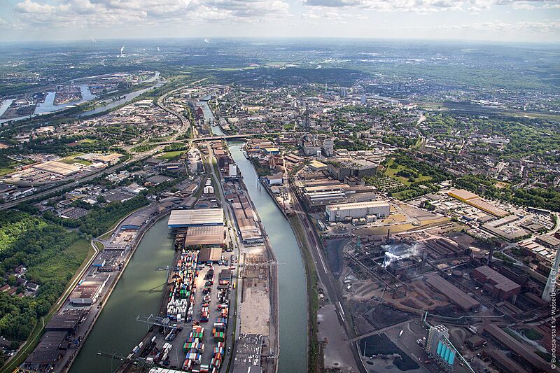 Hafen Duisburg Rhein -Luftbild (51720286199)