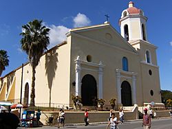 Archivo:Iglesia ubicada en el centro de Guanabacoa