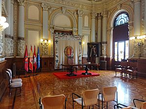 Archivo:Interior Ayuntamiento Valladolid 03