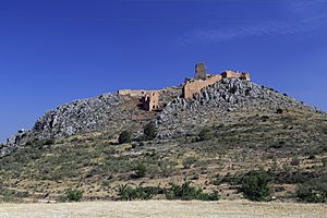 Archivo:J23 425 El Colmenar, Castillo de Xiquena