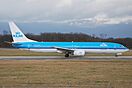 KLM Boeing 737-900, PH-BXT@GVA,24.02.2007-451au - Flickr - Aero Icarus.jpg