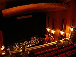 Archivo:LA Opera Chandler Pavilion auditorium