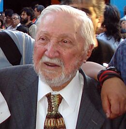 Luis Corvalan(2).JPG