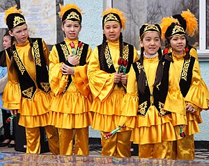 Archivo:Nowruz in Kazakhstan 017