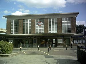 Archivo:Oakwood tube station