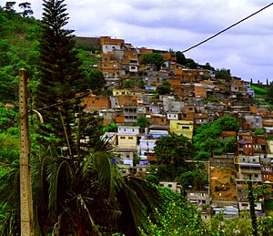 Archivo:Ocupação periférica irregular em São Paulo, SP, Brasil