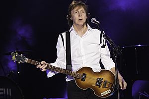 Archivo:Paul McCartney - Out There Concert - 140420-5732-jikatu (13926383301)