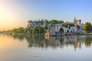 Saint-benezet in southeastern France.jpg