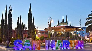 San Martín de las Pirámides al anochecer