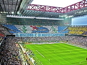 Archivo:San Siro Stadium, Inter fans Derby - 2009