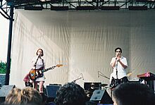 Stereolab mary hansen.jpg