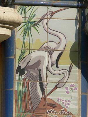 Archivo:Stork House Detail 2