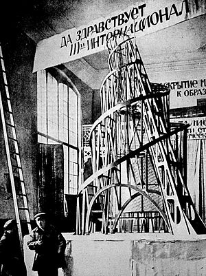 Archivo:Tatlin's Tower maket 1919 year
