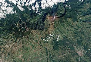 Archivo:Unrest at Turrialba Volcano, Costa Rica
