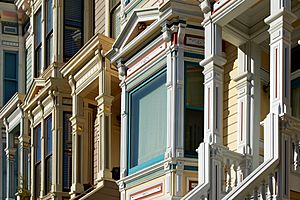 Archivo:Victorian facades on 16th Street in San Francisco
